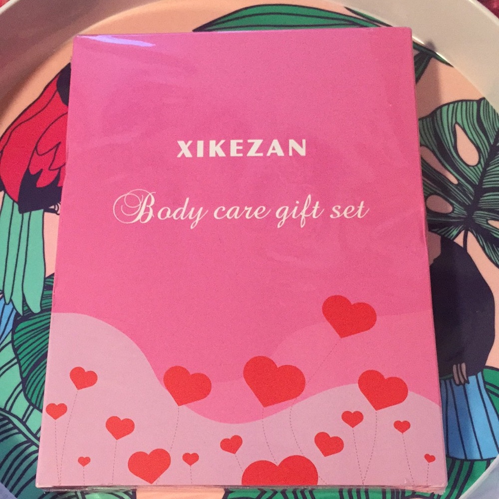 New Xikezan Body Carr Gift Set never used